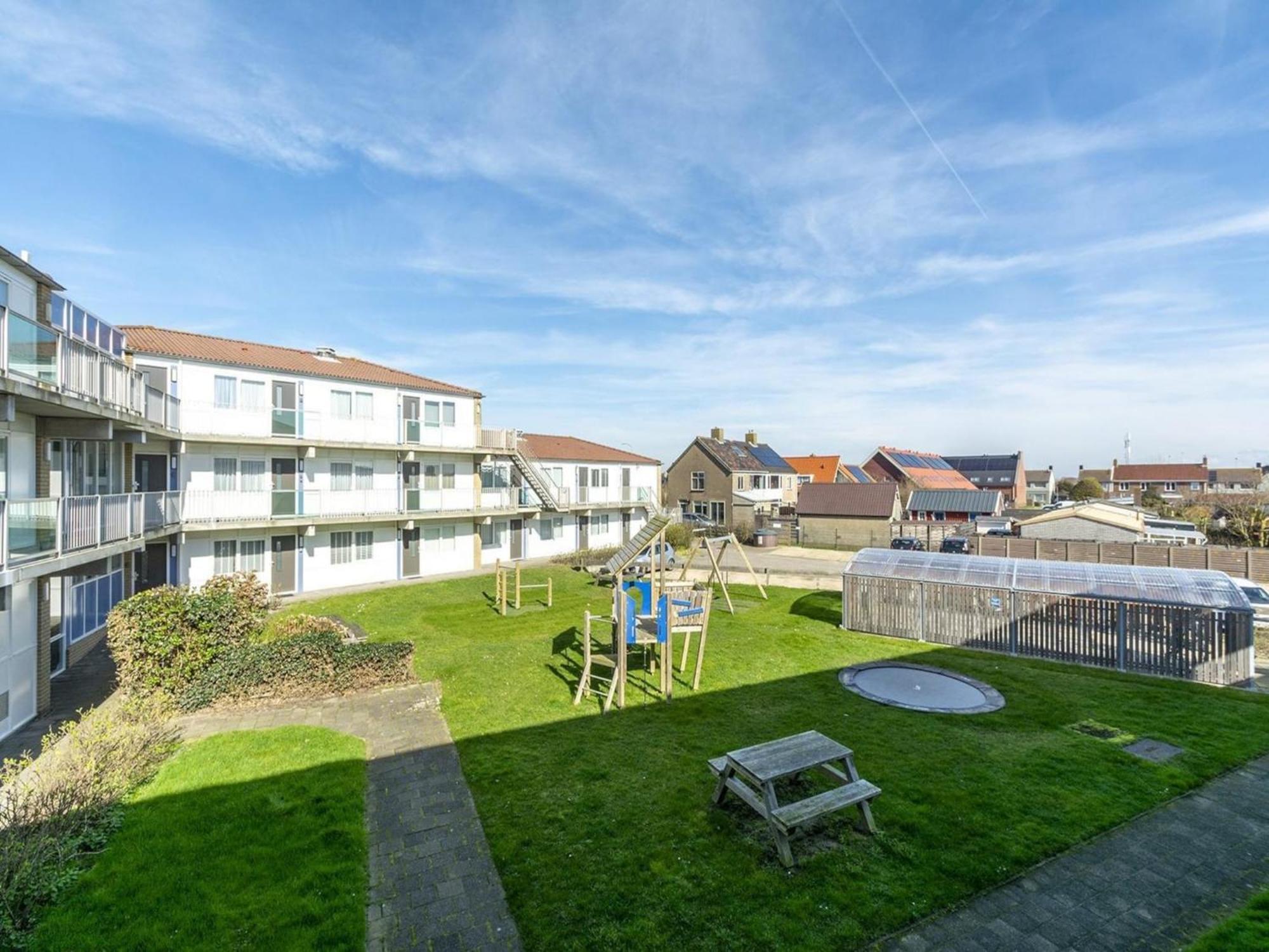 Cozy Apartment With Balcony カラントスウオーフ エクステリア 写真
